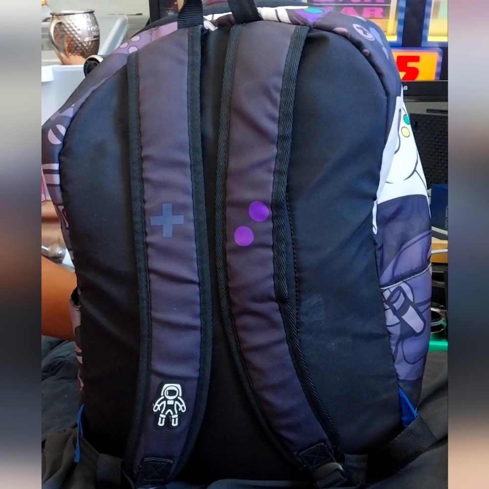 Space junk backpack - Picture 3 of 4
